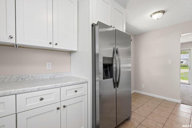 Building Photo - 5209 N Glen Elm Dr