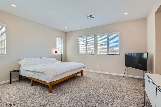 Building Photo - 11604 Desert Hollow Avenue