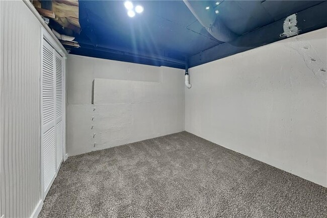 Building Photo - 35 Amber Trce