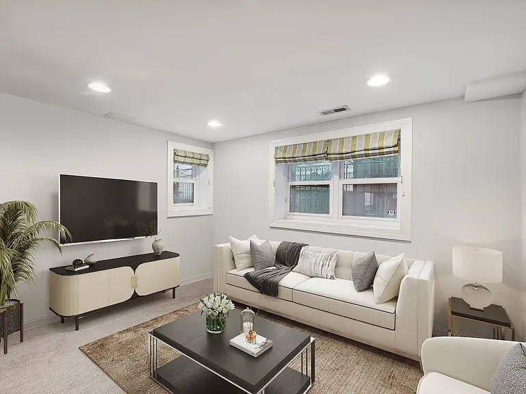 Building Photo - 1937 N Dayton St