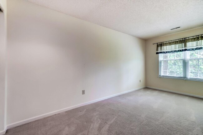 2nd bedroom - 9728 Timberview Ct