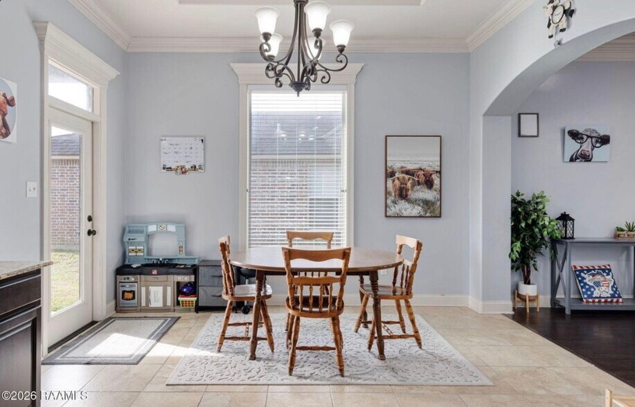 Building Photo - 300 Overbrook Dr