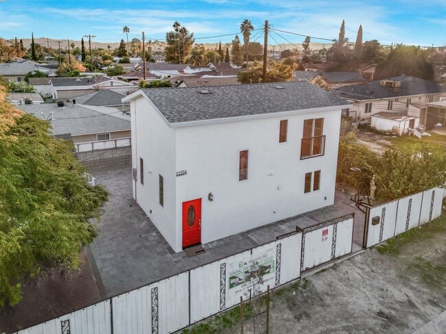 Building Photo - 11554 Arminta St