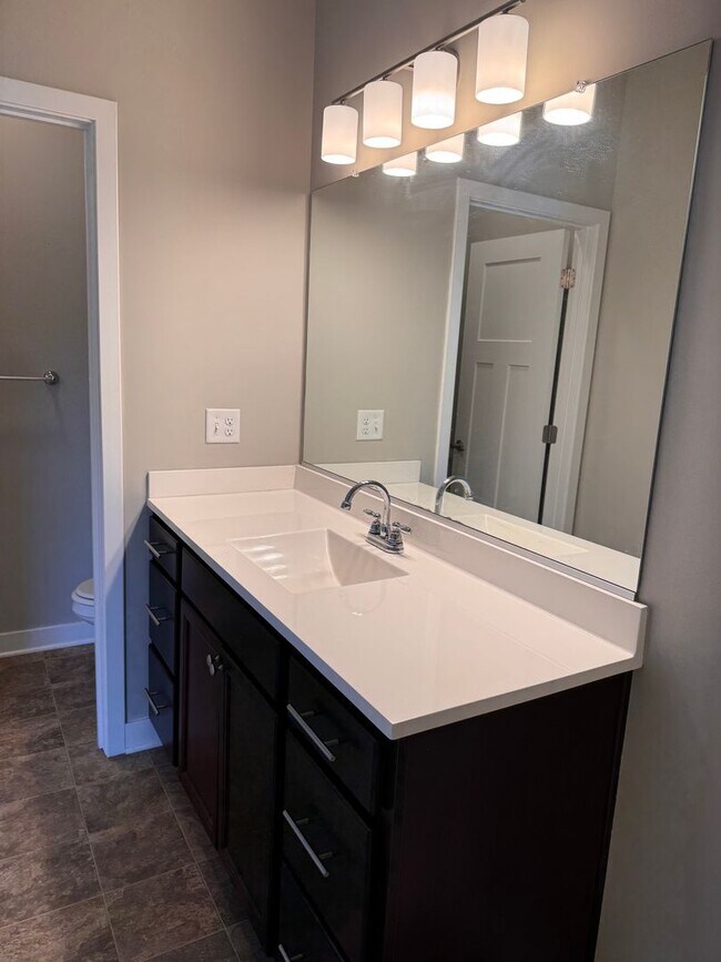 Building Photo - 1303 Tides Edge Ct