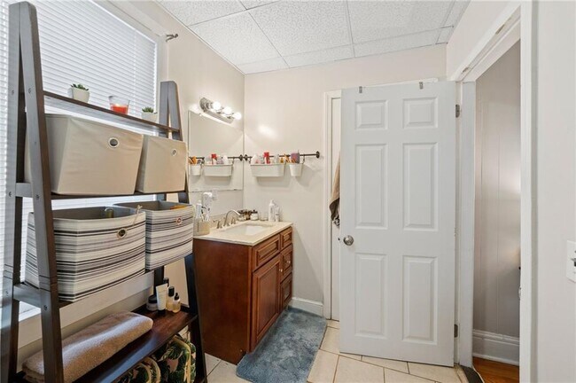 Building Photo - 1165 Chalkstone Ave