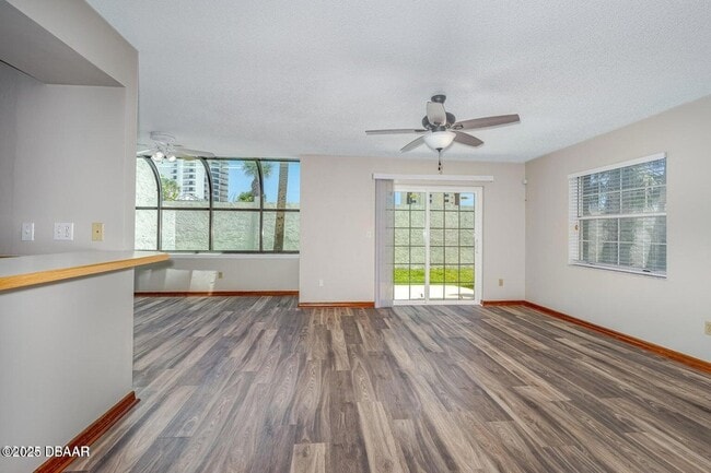 Building Photo - 200 Florida Shores Blvd