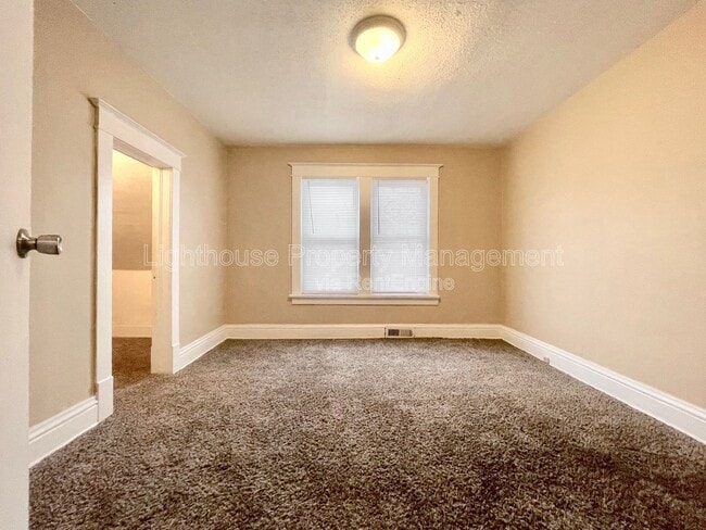 Building Photo - 1657 7th St