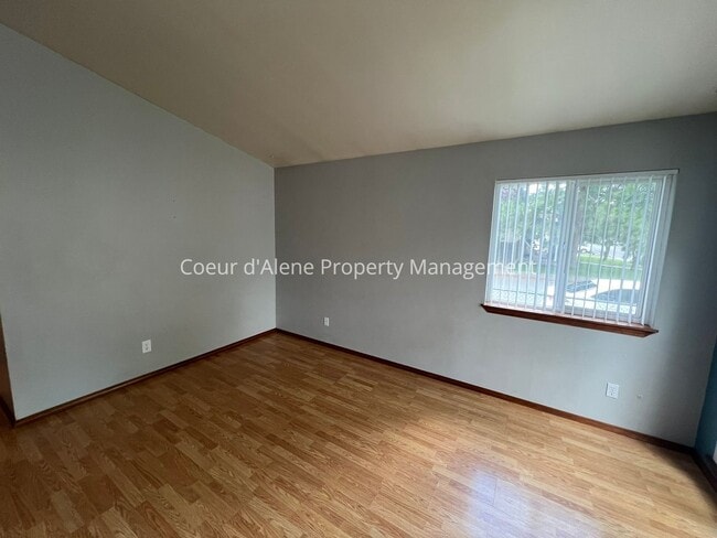 Building Photo - 3 bed, 2 bath house in Davis Park