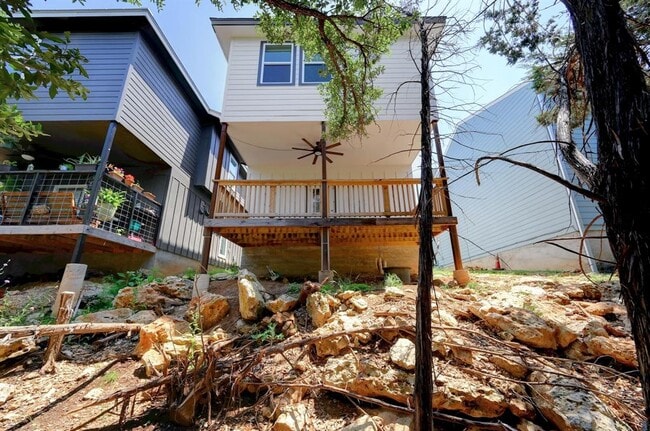 Building Photo - 346 Shady Bluff Dr