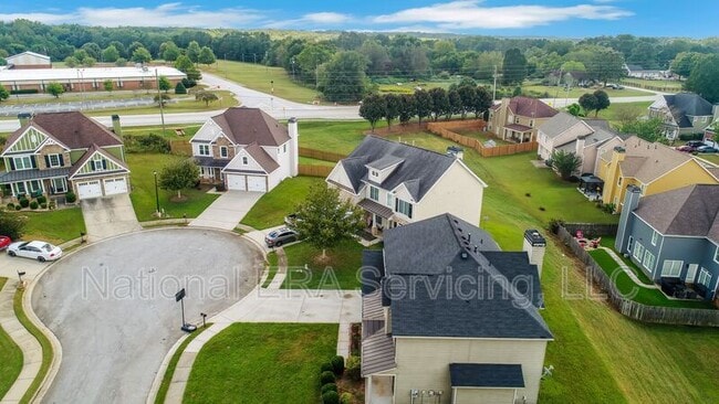 Building Photo - 50 Trinity Ln