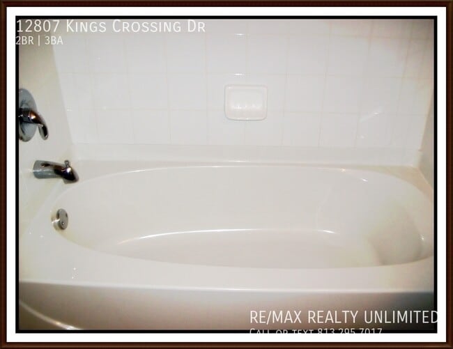 Building Photo - 12807 Kings Crossing Dr