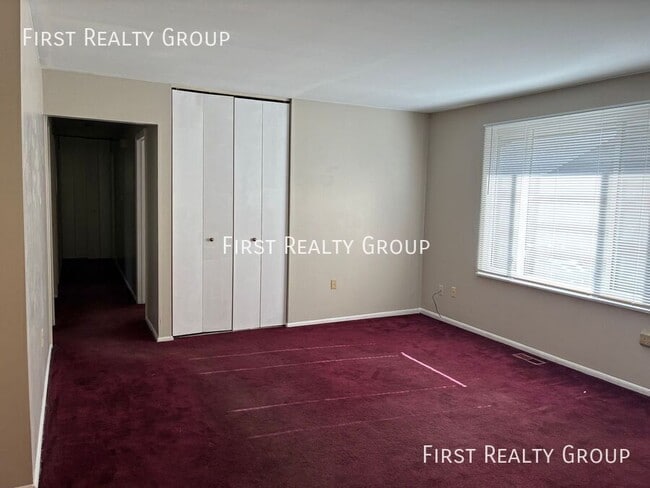 Building Photo - 2322 Koehler Ave