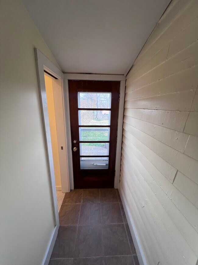 Building Photo - 5202 Dakota Ave