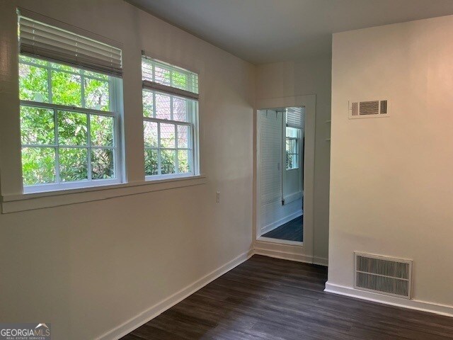 Building Photo - 806 Briarcliff Rd NE