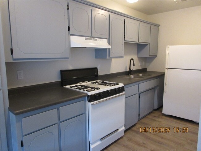 Building Photo - 1755 Gordon Dr