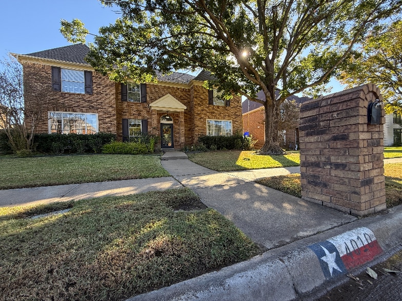 Primary Photo - 4010 Crestwood Dr