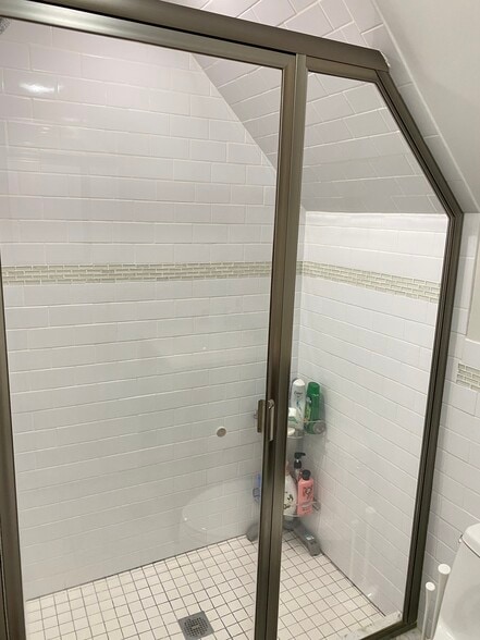 Building Photo - 90 Chandler St