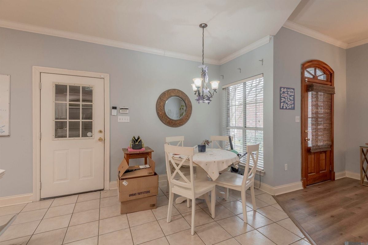 Building Photo - 5545 Ducros Dr
