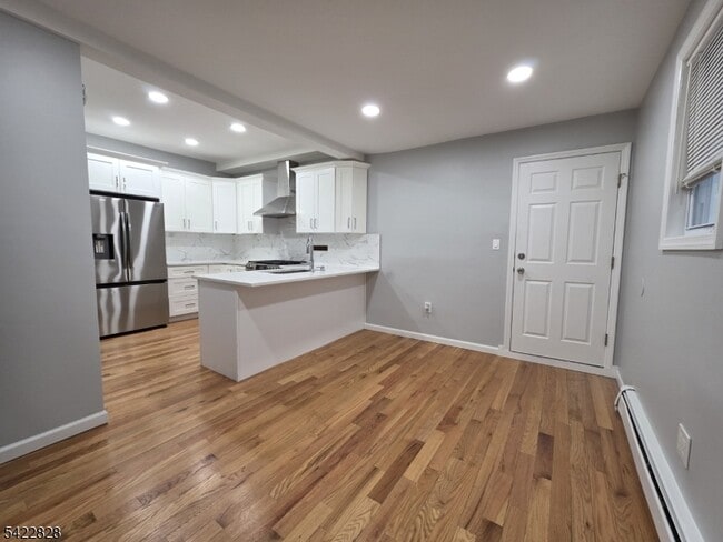 Building Photo - 586 N 11th St