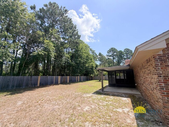 Building Photo - Beautifully Updated 3BR Home in Mary Esther!