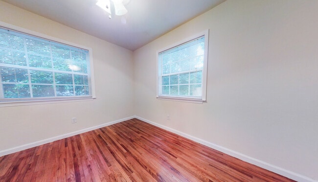 Building Photo - 1904 Karen Ln