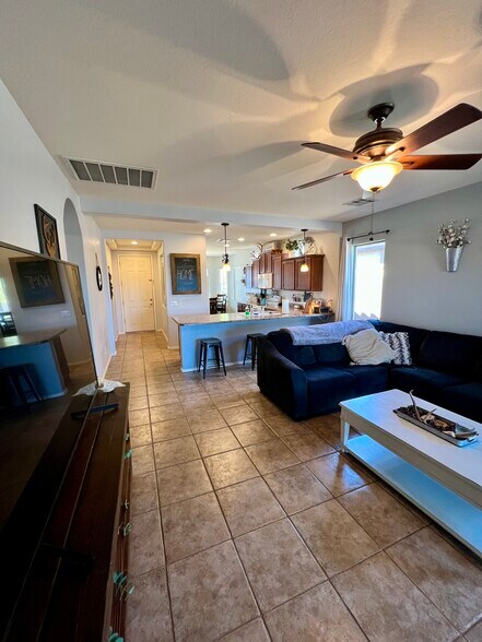 Building Photo - 4210 E Alamo St