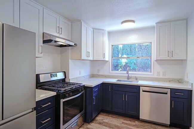 Building Photo - 95 N 8th St