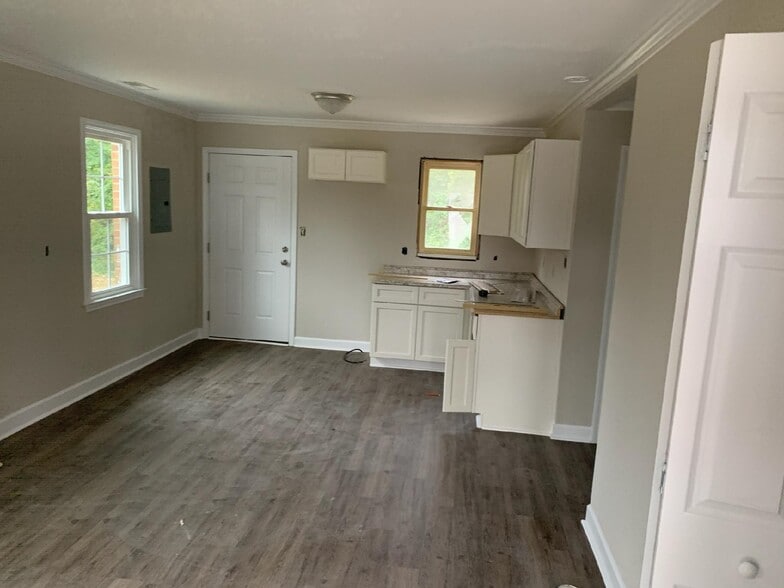 Kitchen - 608 Hugh St
