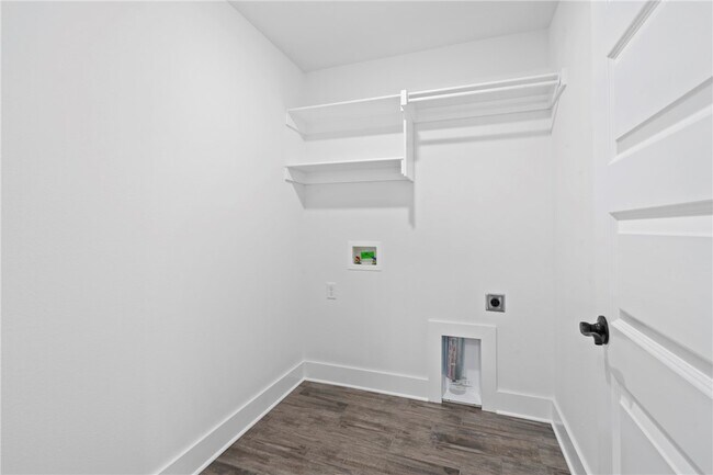 Building Photo - 4206 SW Adams Rd