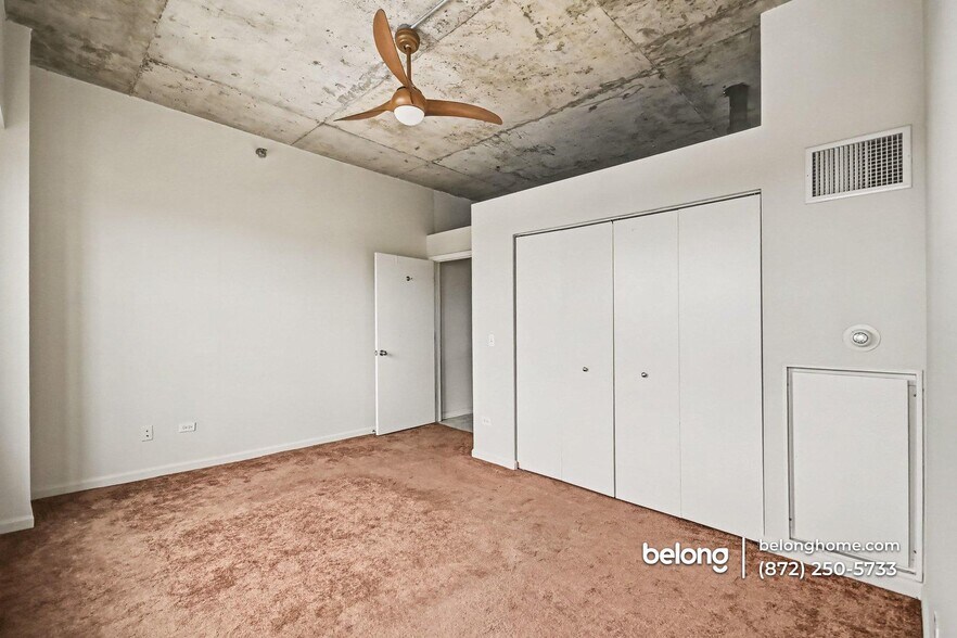 Building Photo - 1122 W Catalpa Ave