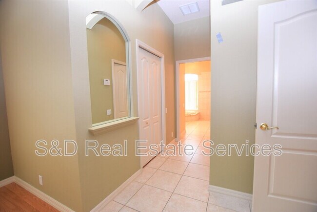 Building Photo - 2218 Longleaf Cir