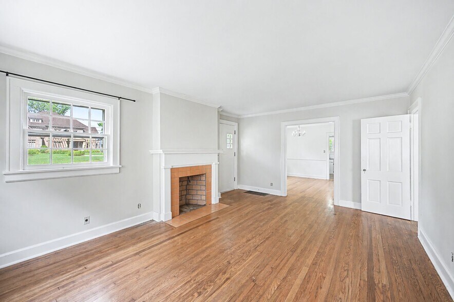 Building Photo - 712 Cantrell Ave