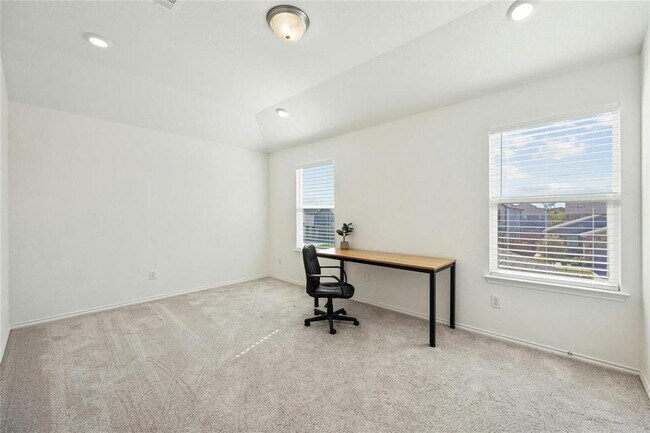 Building Photo - 402 Lynwood Gold Wy