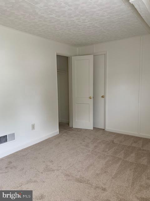 Building Photo - 5610 7th Pl S