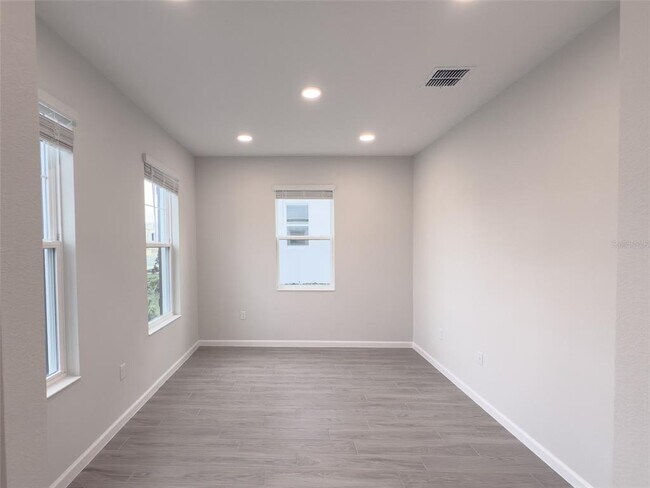 Building Photo - 640 Pothos St
