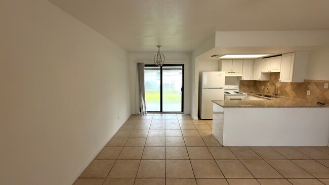 Building Photo - 11470 Char Ann Dr