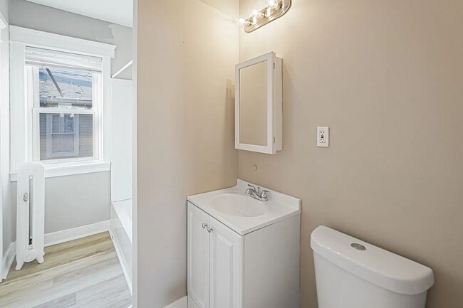 Building Photo - 131 Providence St