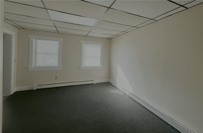 Building Photo - 352 Maple Ave
