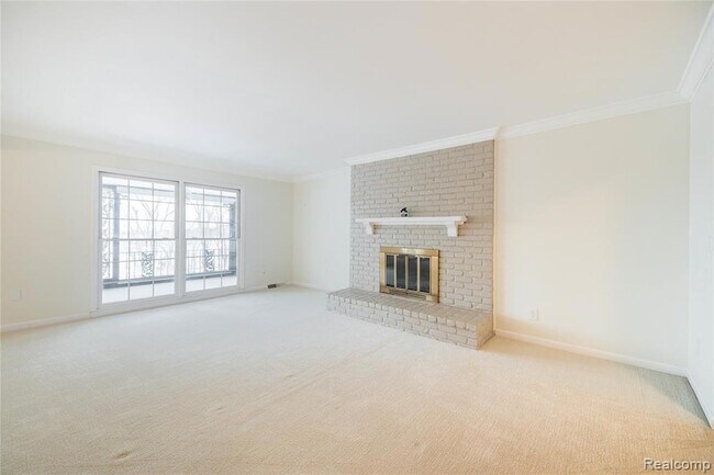 Building Photo - 24356 E River Rd