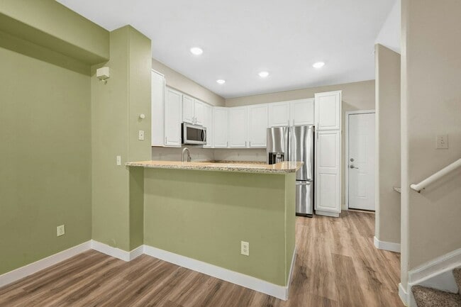Building Photo - 8417 Stonybridge Cir