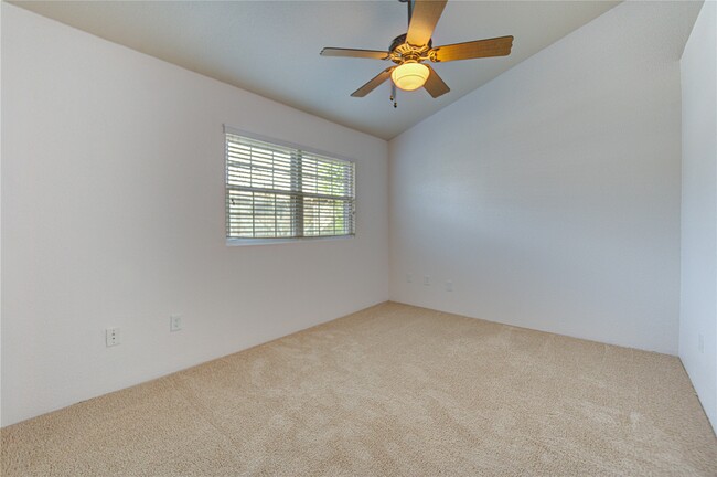 Building Photo - 2002 Gentryside Dr