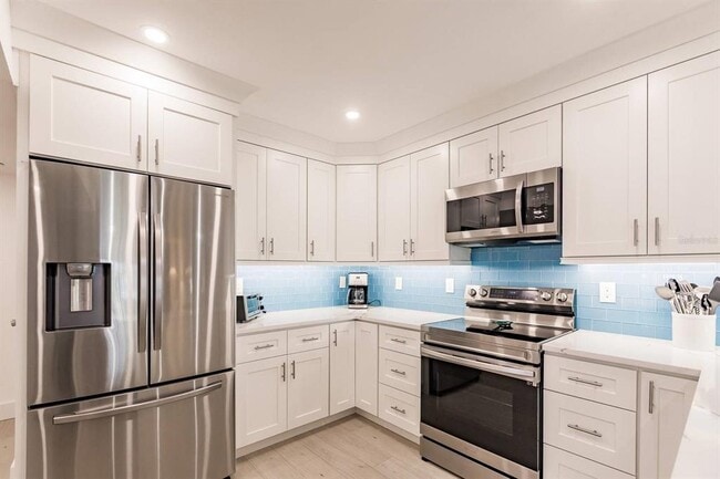 Building Photo - 1055 W Peppertree Dr