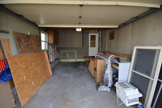 Building Photo - 420 8th Ave SE