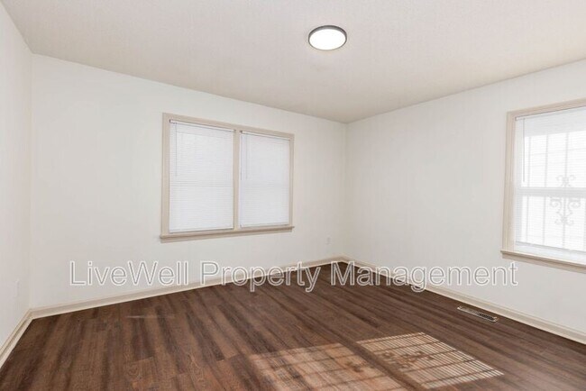 Building Photo - 408 Miles Ave