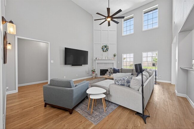 Building Photo - 3329 Oak Dale Way