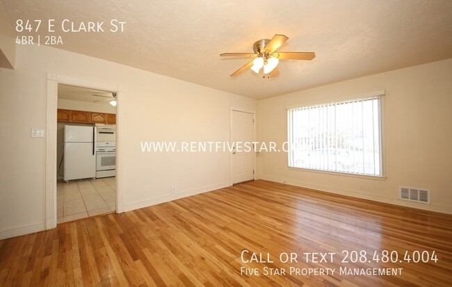Building Photo - 847 E Clark St