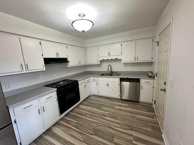 Building Photo - 308 Island Dr