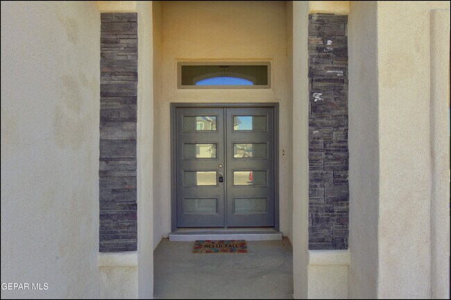 Building Photo - 12844 Giovanni Grajeda Ave