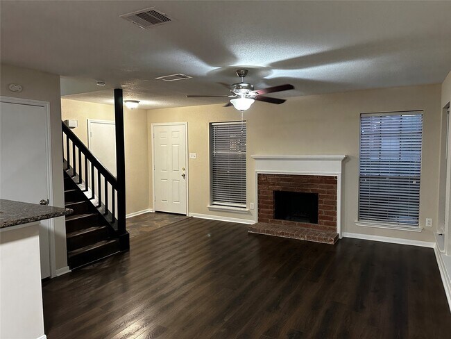 Building Photo - 2211 S Kirkwood Rd