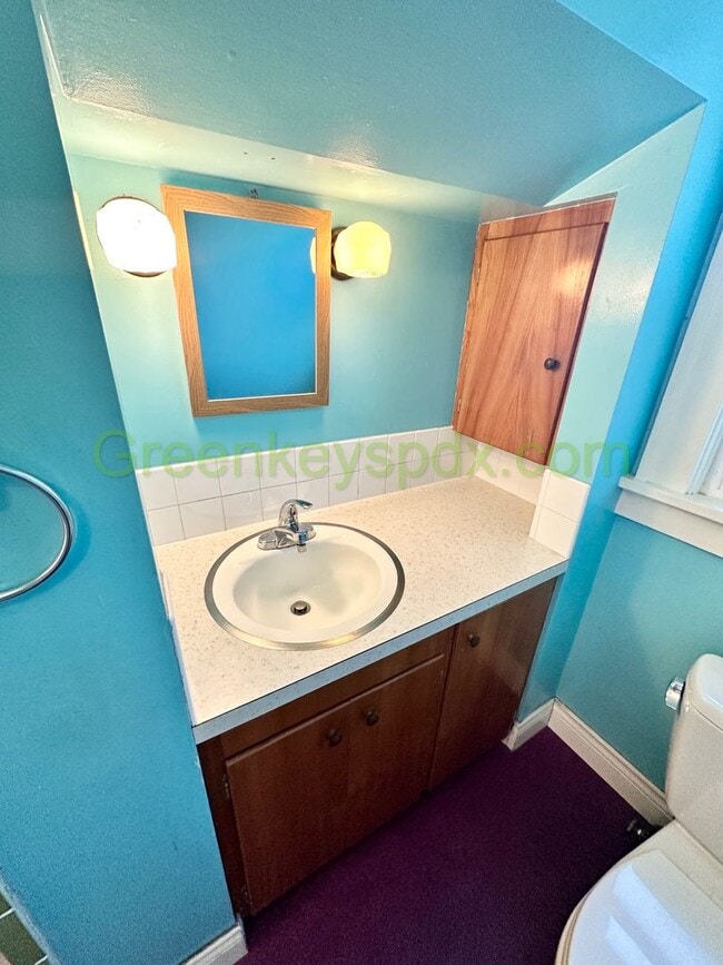 Building Photo - Wow! Amazing 3-bedroom 1-bath house with large fully fenced backyard